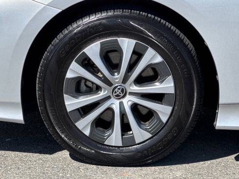 Used 2021 Toyota Prius Prime XLE FWD image 12