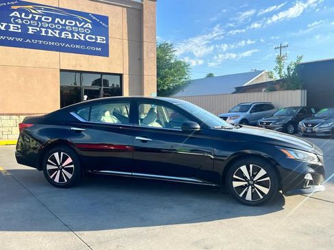 Used 2019 Nissan Altima 2.5 SV FWD image 6