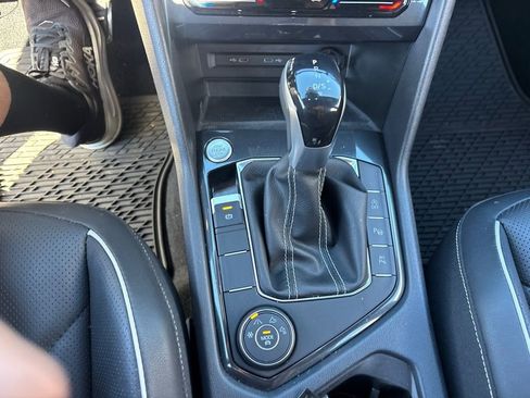 Used 2023 Volkswagen Tiguan SEL R-Line image 12