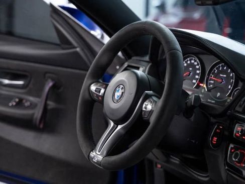 Used 2019 BMW M4 CS image 21