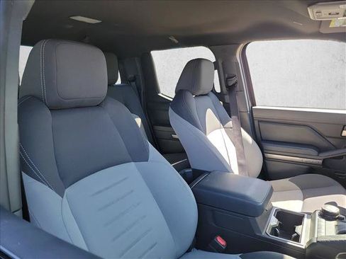 Used 2025 Toyota Tacoma TRD Sport AWD/4WD image 15