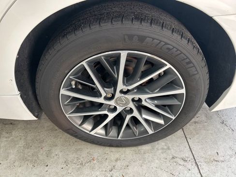 Used 2017 Lexus ES 350 w/ Premium Package image 7