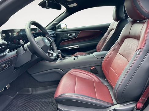 Used 2025 Ford Mustang Premium RWD image 6