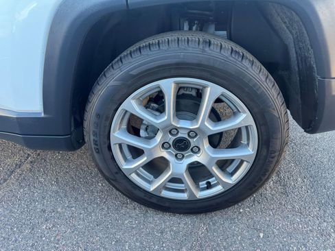 Used 2025 Jeep Compass Limited image 30