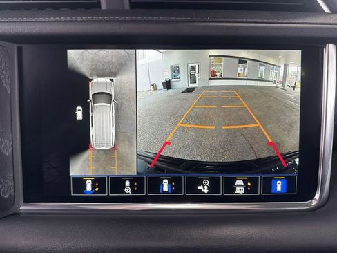 Used 2023 GMC Yukon Denali image 14