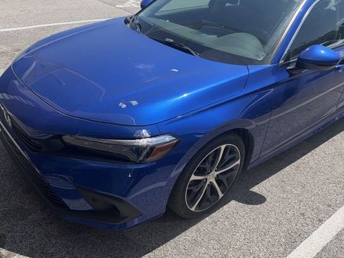 Used 2023 Honda Civic Touring image 4