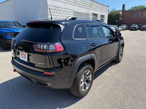 Used 2019 Jeep Cherokee Trailhawk w/ Comfort/Convenience Group AWD/4WD image 5