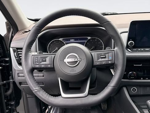 Used 2023 Nissan Rogue SV w/ SV Premium Package image 12