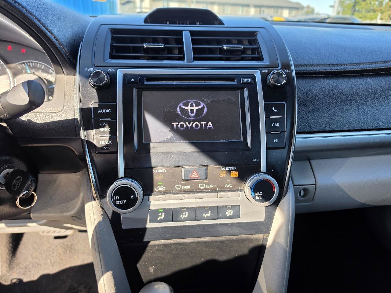 Used 2012 Toyota Camry LE FWD image 18