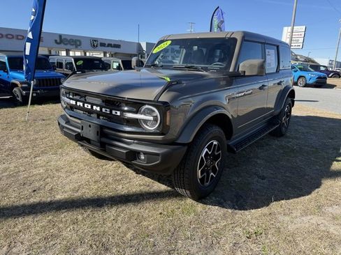 Used 2025 Ford Bronco Outer Banks image 3
