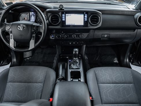 Used 2019 Toyota Tacoma TRD Sport image 27