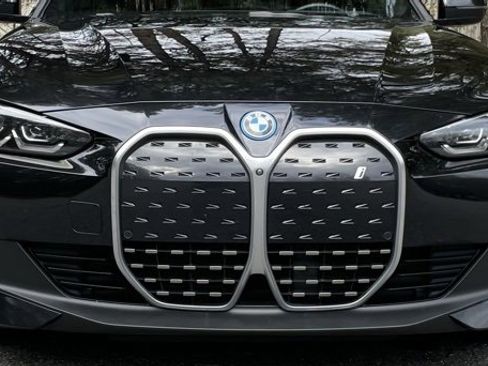 Used 2023 BMW i4 eDrive35 w/ Premium Package image 12