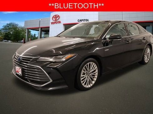 Used 2020 Toyota Avalon Limited image 5