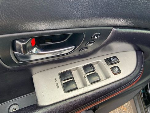 Used 2005 Lexus RX 330 AWD image 6