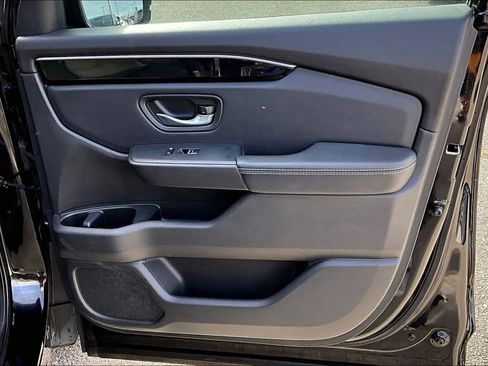 Used 2023 Honda Pilot Touring image 25