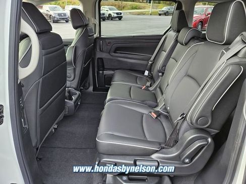 New 2026 Honda Odyssey Touring image 6