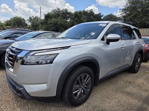 Used 2023 Nissan Pathfinder SV w/ SV Premium Package FWD image 1