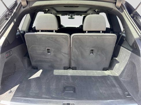 Used 2018 Audi Q7 3.0T Prestige w/ Prestige Package AWD/4WD image 37