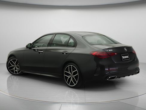 Used 2023 Mercedes-Benz C 300 Sedan image 2