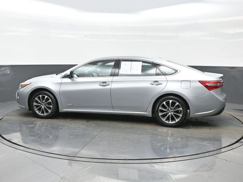 Used 2016 Toyota Avalon XLE Plus image 3