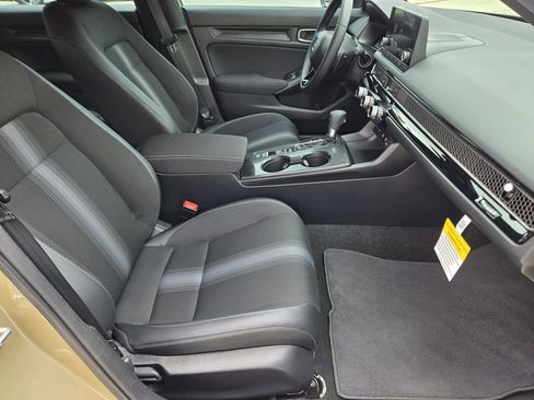 Used 2025 Honda Civic Sport image 16