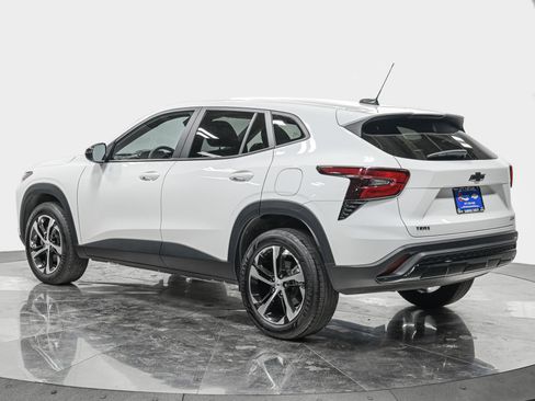 Used 2024 Chevrolet Trax RS image 4