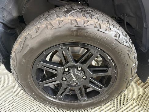 Used 2021 Toyota Tundra SR5 w/ SR5 Leather Package RWD image 11