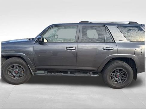 Used 2021 Toyota 4Runner SR5 image 11