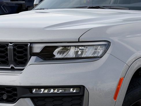 New 2026 Jeep Grand Cherokee L Limited AWD/4WD image 10