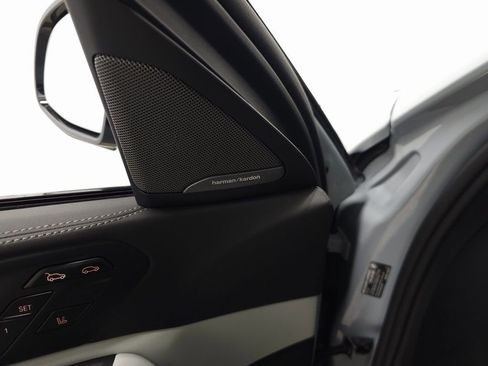 New 2026 BMW X6 xDrive40i w/ Climate Comfort Package image 11