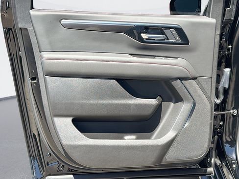 Used 2026 Chevrolet Suburban RST RWD image 23