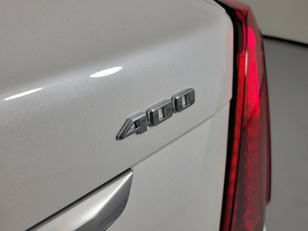Used 2024 Cadillac XT5 Premium Luxury w/ Technology Package FWD image 6