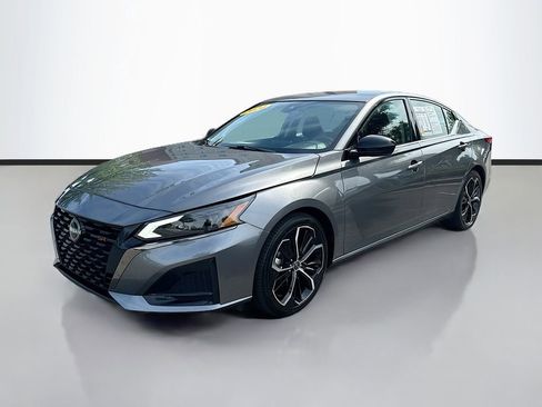 Certified 2024 Nissan Altima 2.5 SR FWD image 3