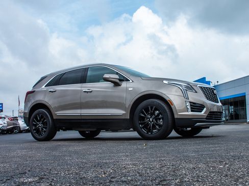 Used 2022 Cadillac XT5 Premium Luxury image 2