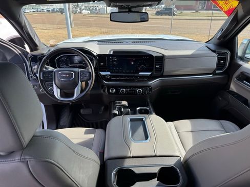 Used 2022 GMC Sierra 1500 SLT w/ SLT Convenience Package image 12