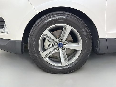 Used 2019 Ford Edge SEL w/ Equipment Group 201A FWD image 32