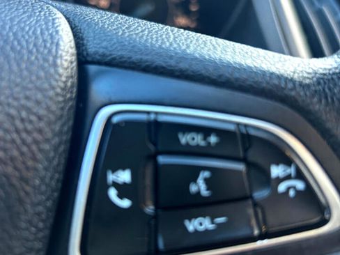 Used 2018 Ford Escape SE image 29