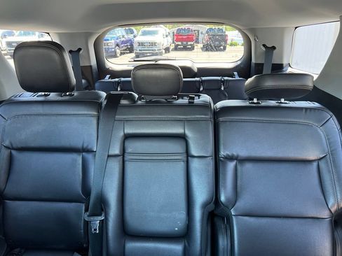 Used 2020 Ford Explorer XLT w/ Equipment Group 202A AWD/4WD image 7