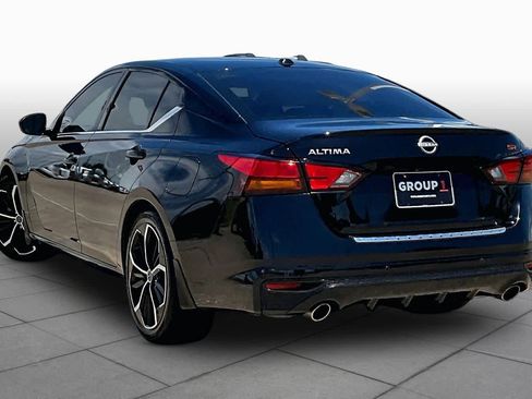 Used 2023 Nissan Altima 2.5 SR FWD image 12