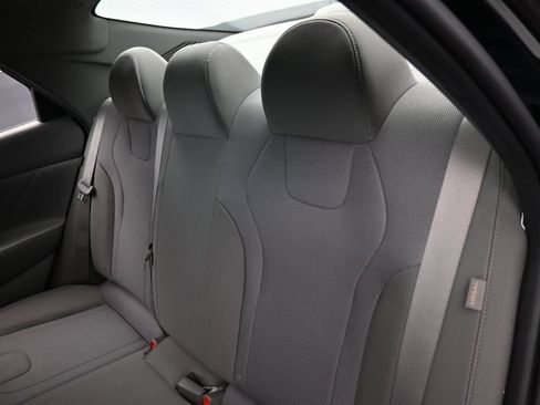 Used 2024 Hyundai Elantra SE FWD image 29
