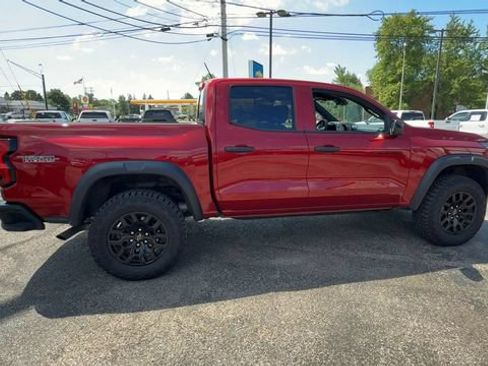 Used 2024 Chevrolet Colorado Trail Boss AWD/4WD image 9