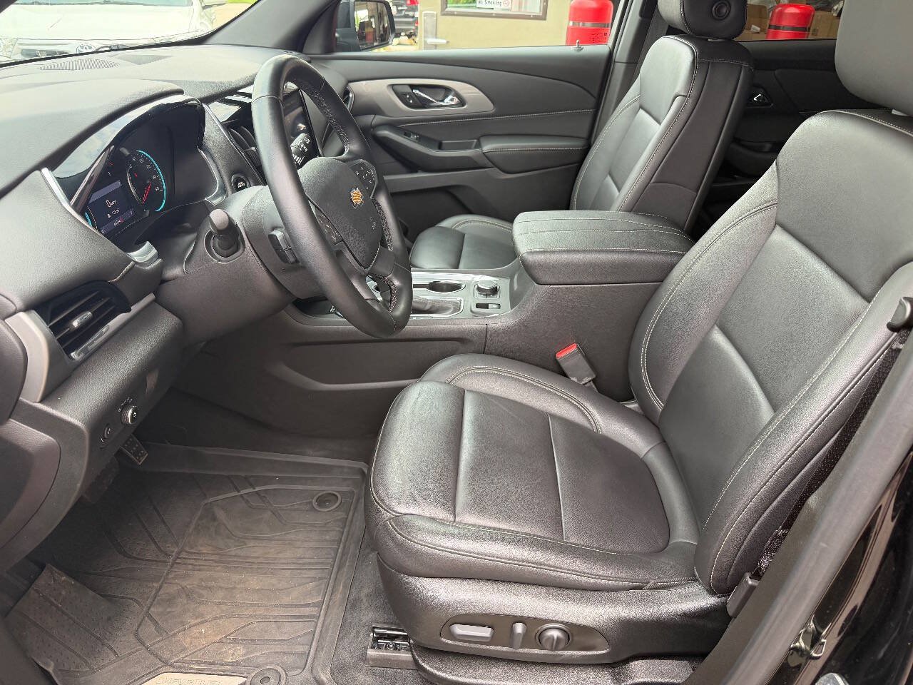 Used 2023 Chevrolet Traverse LT AWD/4WD image 16