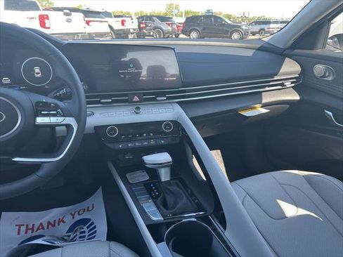 New 2026 Hyundai Elantra Limited FWD image 12