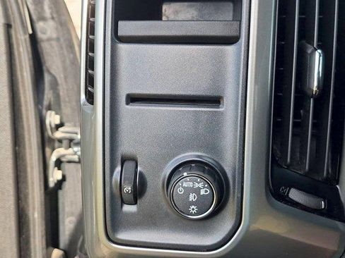 Used 2018 Chevrolet Silverado 1500 LT w/ LT Eassist Package RWD image 16