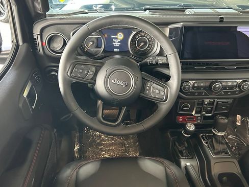 Used 2026 Jeep Wrangler Unlimited Rubicon AWD/4WD image 9