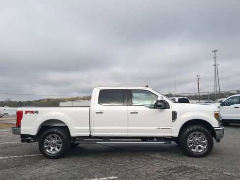 Used 2019 Ford F250 Lariat w/ Chrome Package image 2