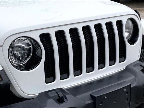 Certified 2021 Jeep Wrangler Unlimited Sahara image 23