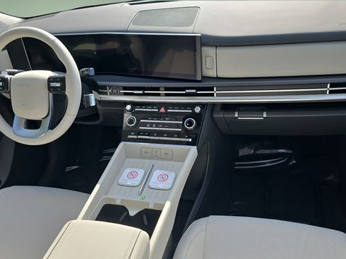 New 2026 Hyundai Santa Fe SE FWD image 11