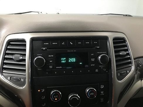 Used 2011 Jeep Grand Cherokee Laredo w/ Security & Convenience Group AWD/4WD image 27
