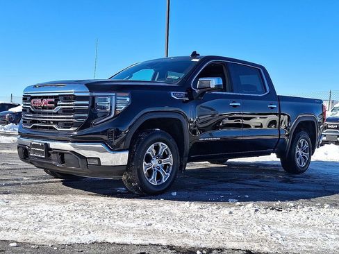 Used 2024 GMC Sierra 1500 SLT image 3